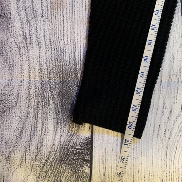 Monrow Slash Cold Shoulder Knit Sweater • Sz L - Picture 14 of 16